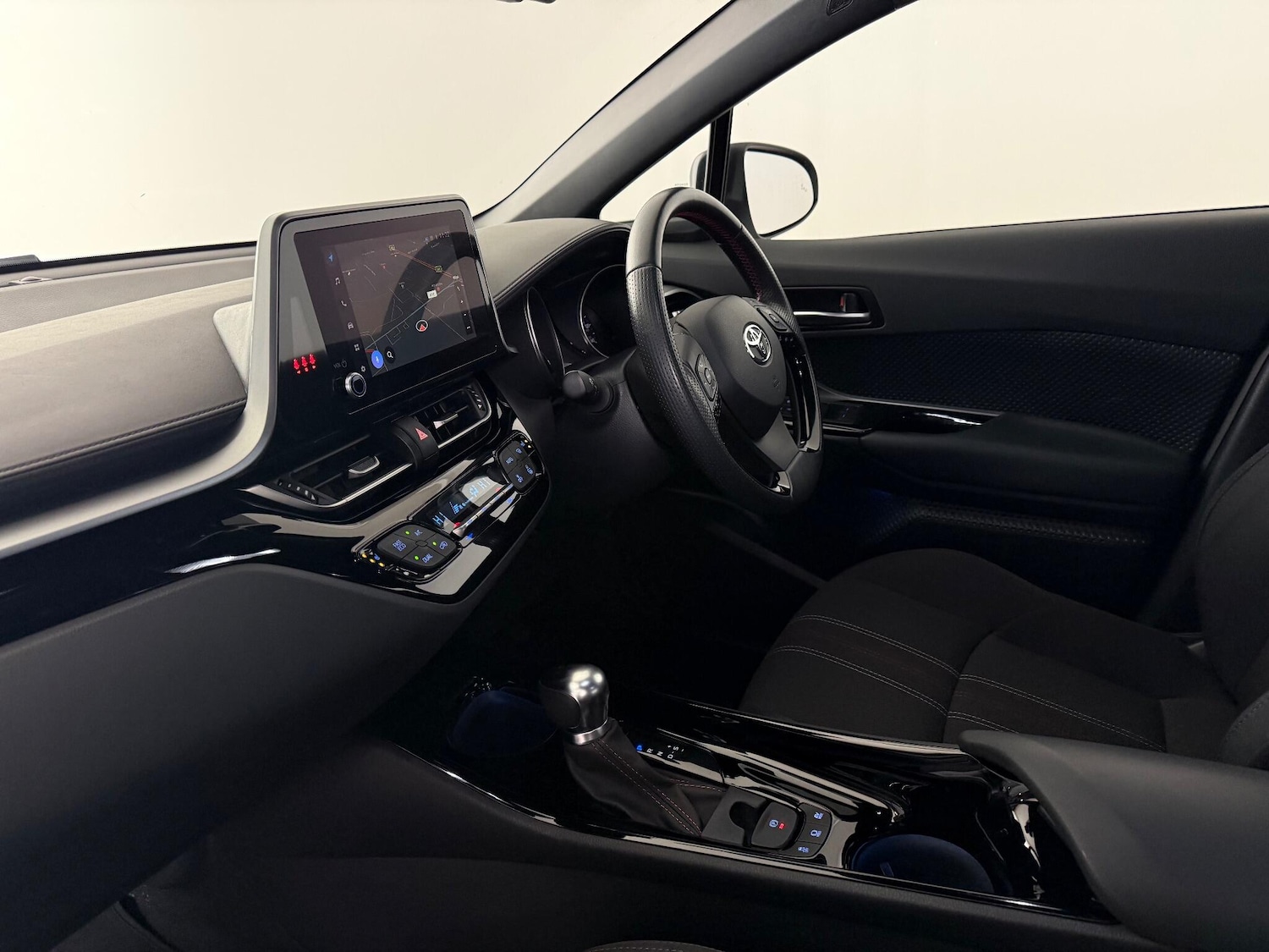 Used Toyota C-HR 2023 for sale - 76468140: Photo 21