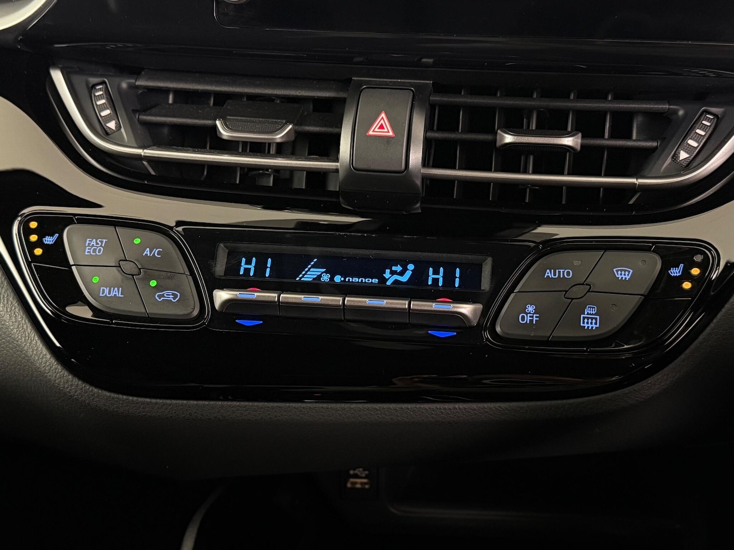 Used Toyota C-HR 2023 for sale - 76468140: Photo 35