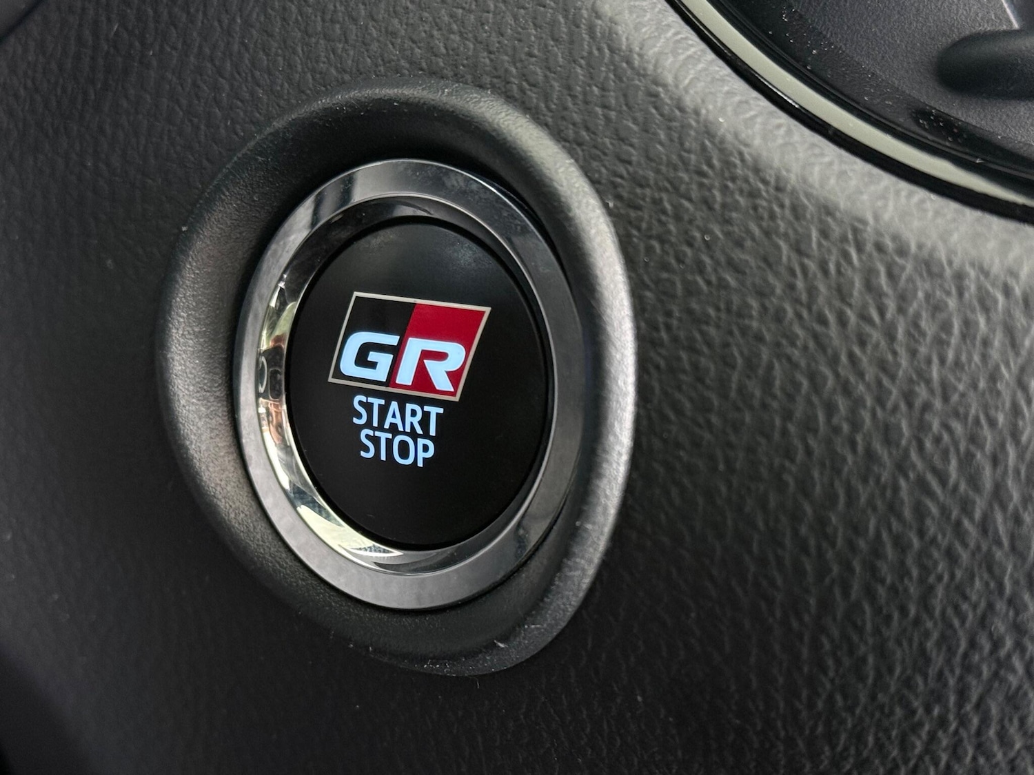 Used Toyota C-HR 2023 for sale - 76468140: Photo 40