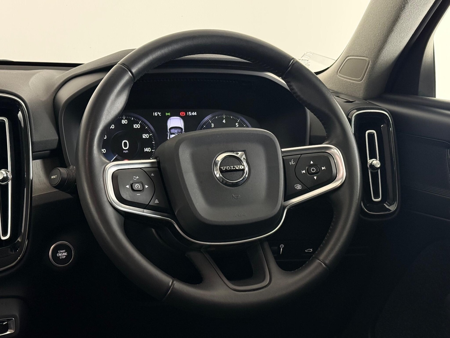 Used Volvo XC40 2019 for sale - 76468799: Photo 28