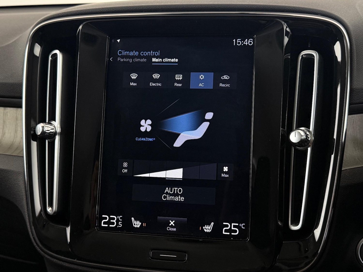 Used Volvo XC40 2019 for sale - 76468799: Photo 33