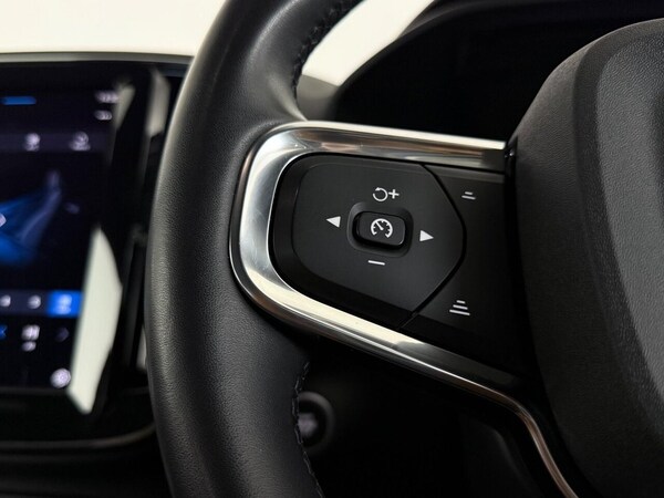 Used Volvo XC40 2022 for sale - 76286129: Photo 25