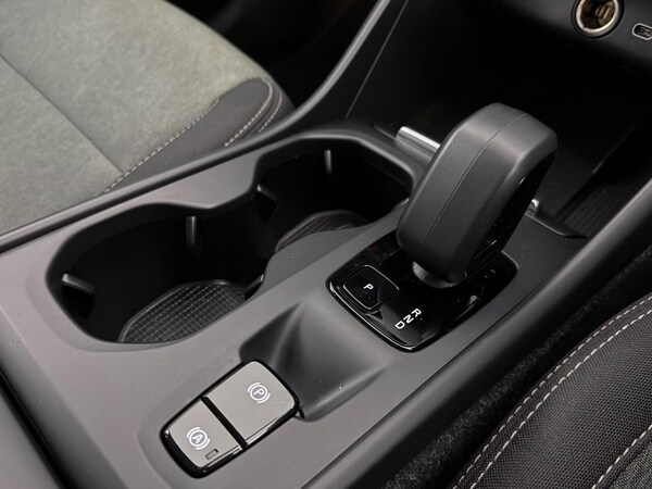 Used Volvo XC40 2022 for sale - 76286129: Photo 38