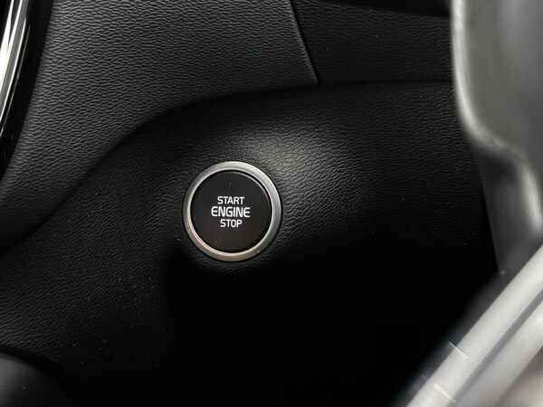 Used Volvo XC40 2022 for sale - 76286129: Photo 39