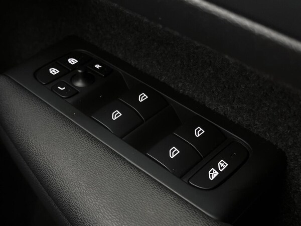 Used Volvo XC40 2022 for sale - 76286129: Photo 40