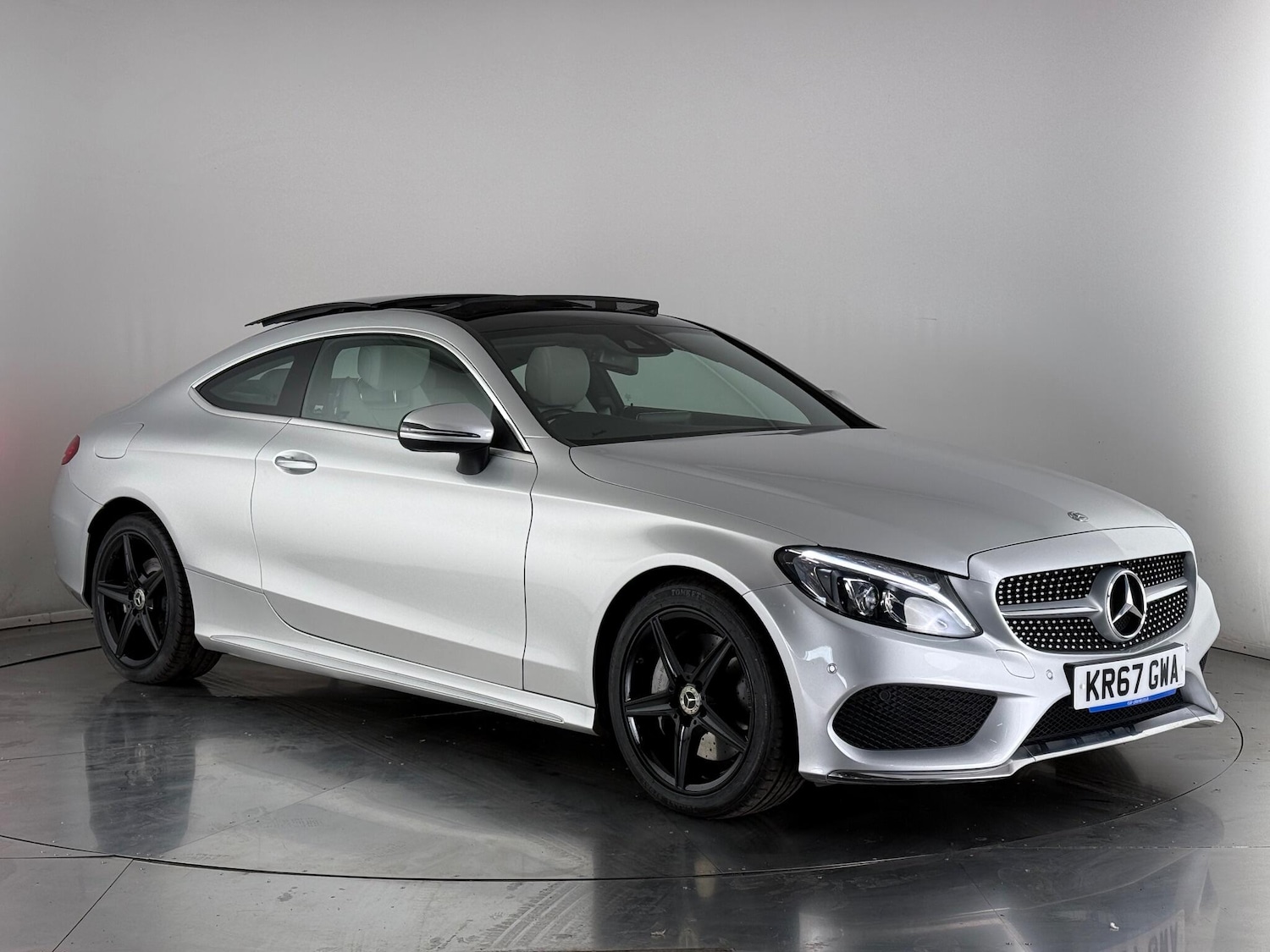 Used Mercedes-Benz C Class 2017 for sale - 76468283: Photo 1