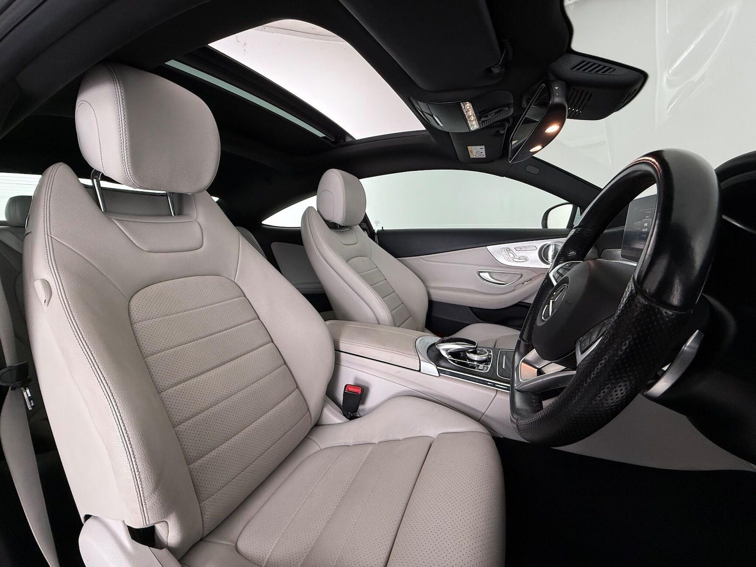 Used Mercedes-Benz C Class 2017 for sale - 76468283: Photo 14