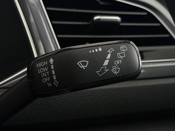 Used Volkswagen T-Roc 2021 for sale - 75602436: Photo 29