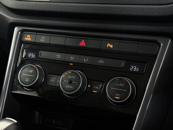 Used Volkswagen T-Roc 2021 for sale - 75602436: Photo 44