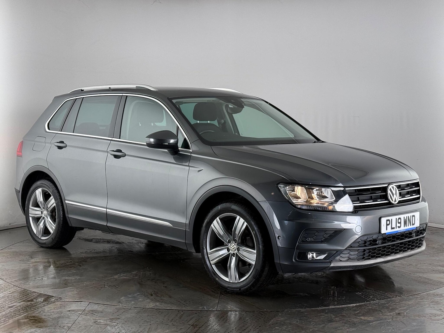 Used Volkswagen Tiguan 2019 for sale - 76468216: Photo 1
