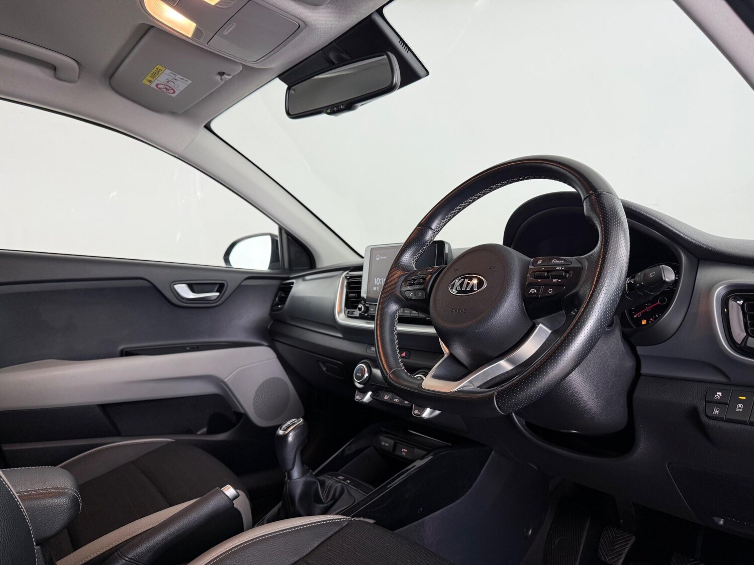 Used Kia Stonic 2020 for sale - 76645625: Photo 14