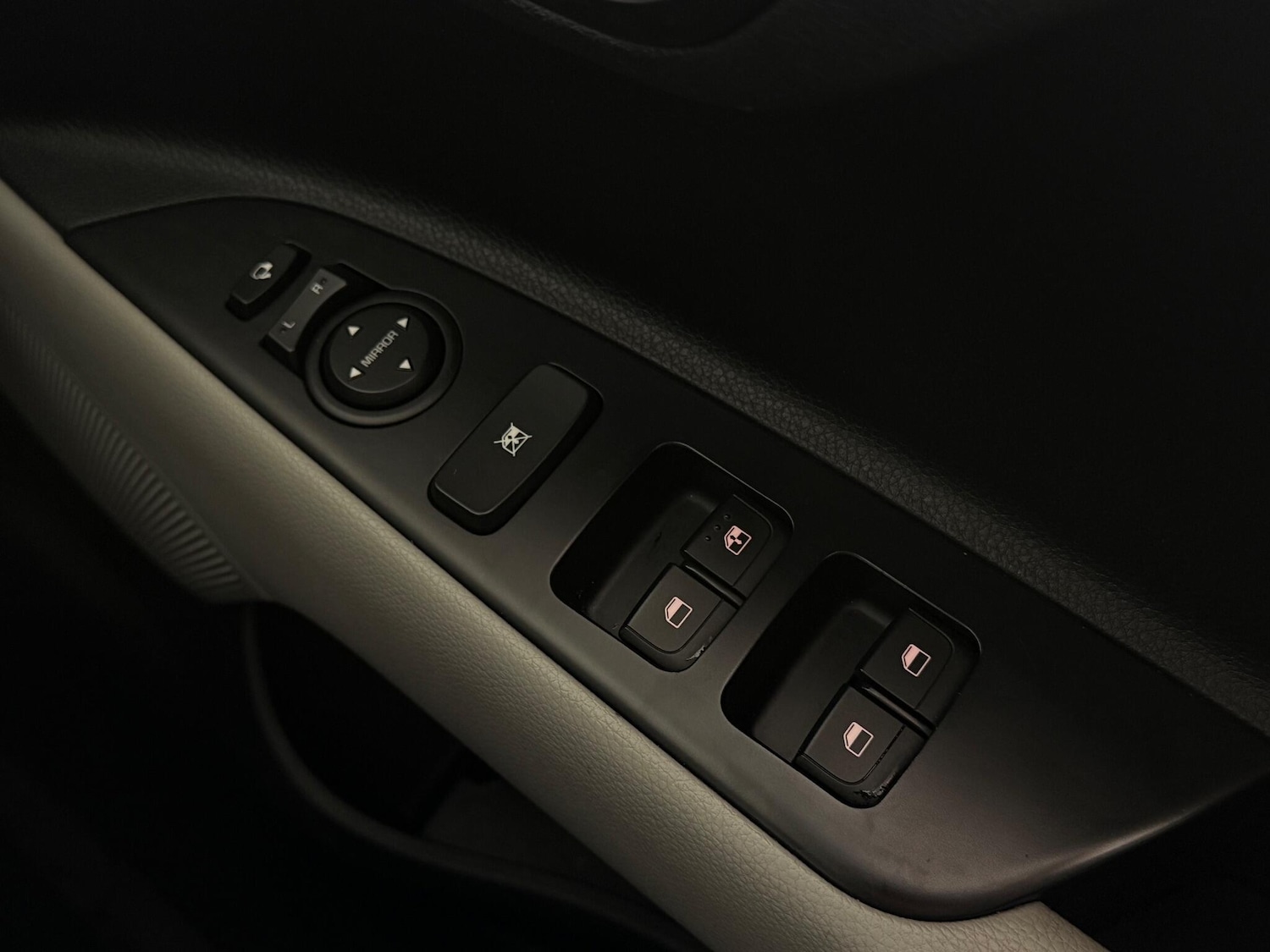 Used Kia Stonic 2020 for sale - 76645625: Photo 21