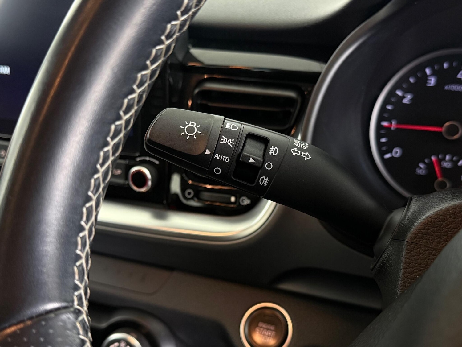 Used Kia Stonic 2020 for sale - 76645625: Photo 29