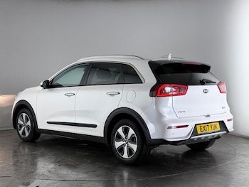 Used Kia Niro 2017 for sale - 76800830: Photo