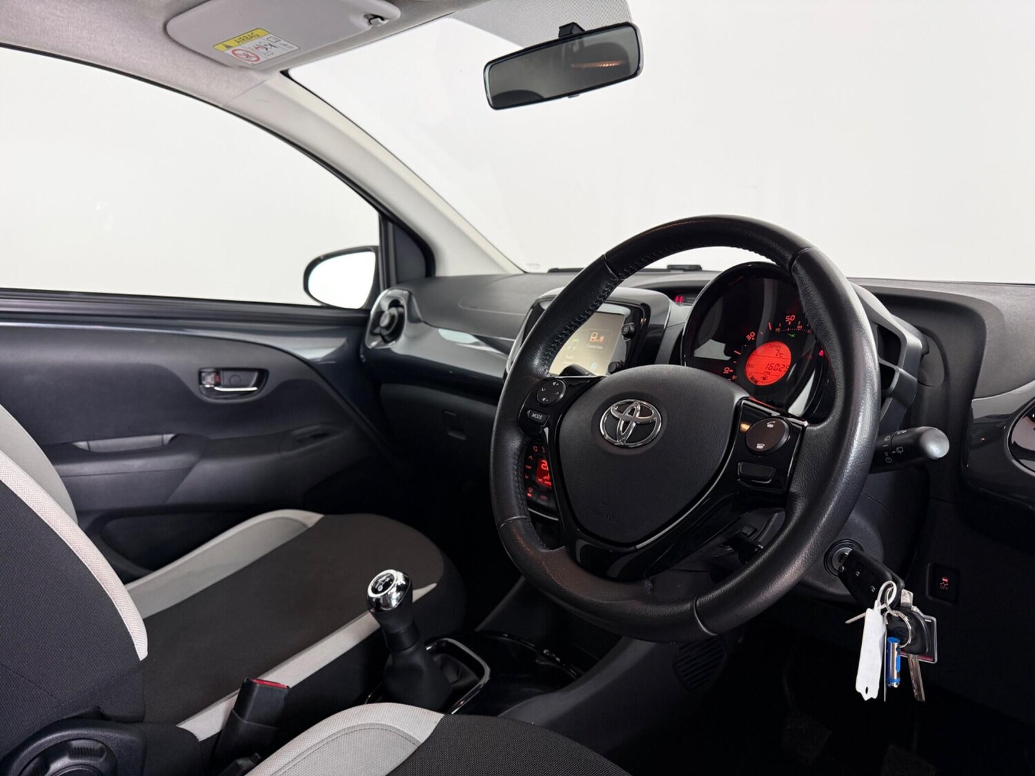 Used Toyota AYGO 2018 for sale - 77497598: Photo 10