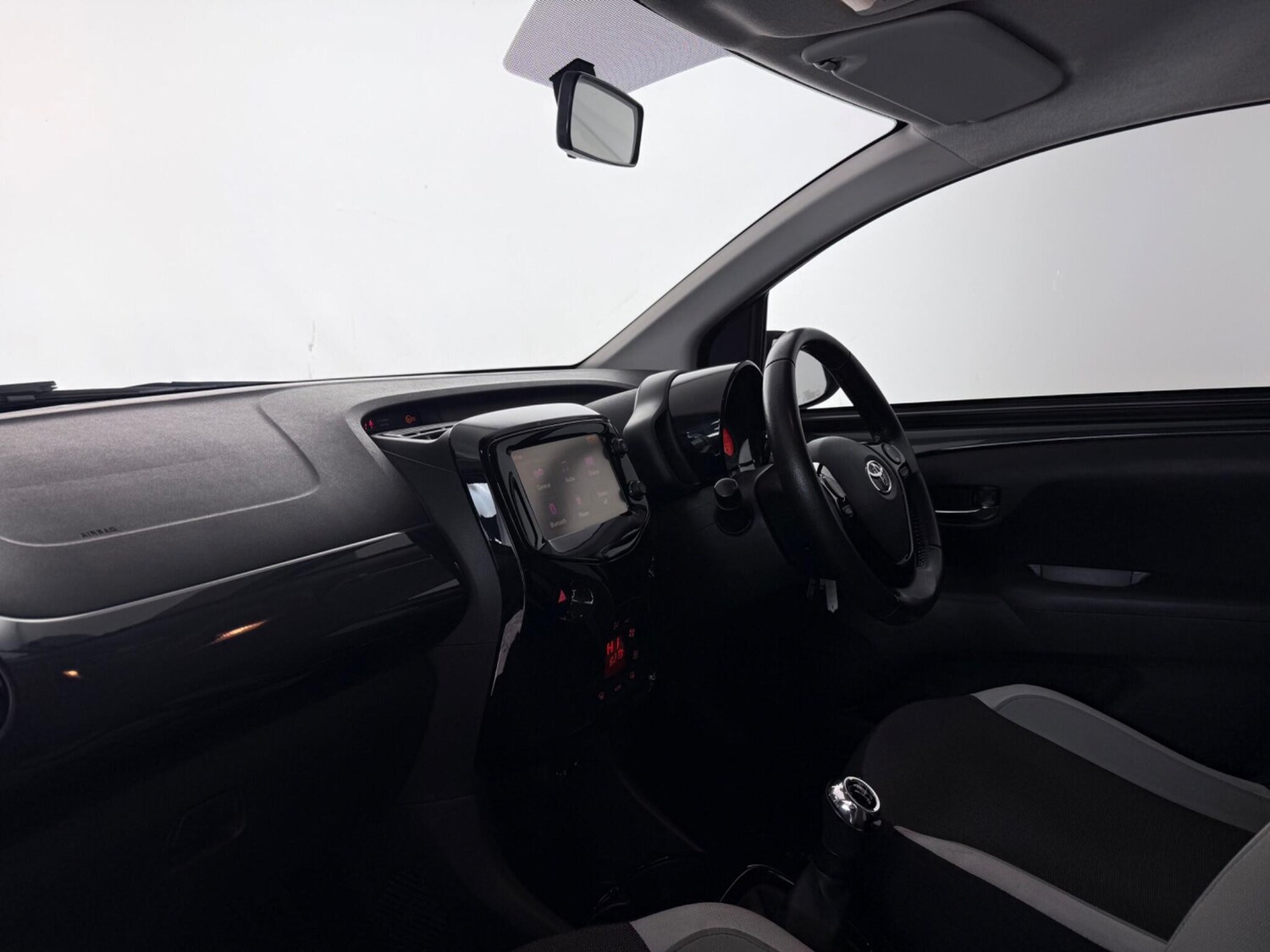 Used Toyota AYGO 2018 for sale - 77497598: Photo 12