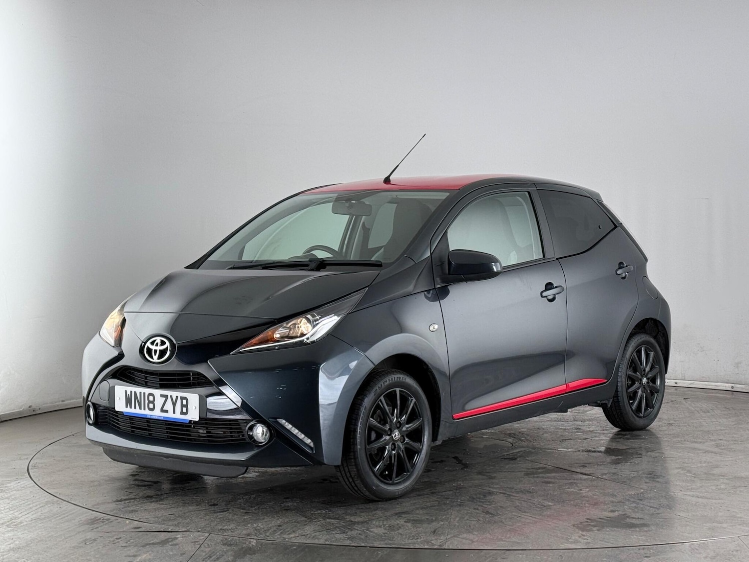 Used Toyota AYGO 2018 for sale - 77497598: Photo 2