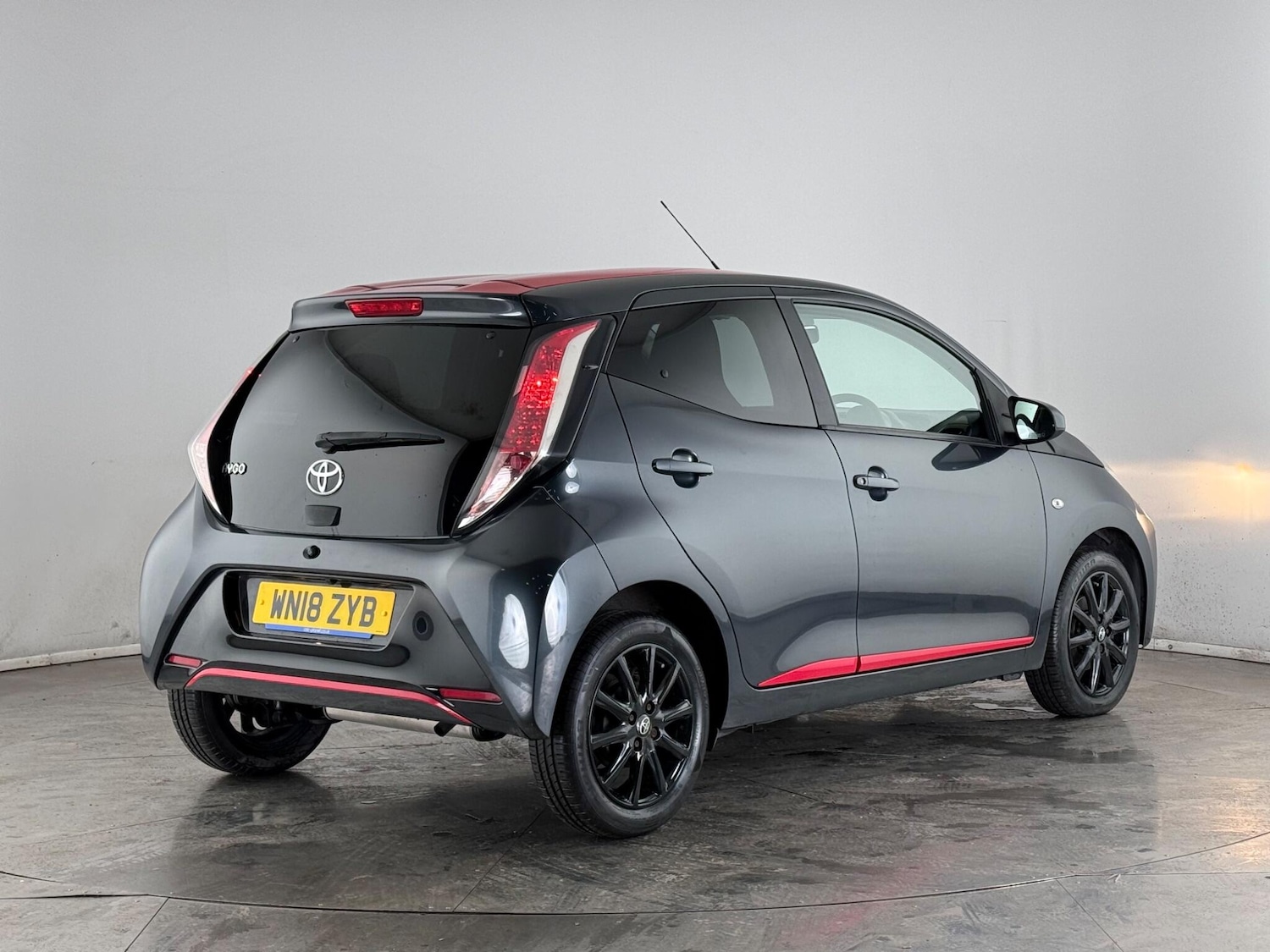 Used Toyota AYGO 2018 for sale - 77497598: Photo 3