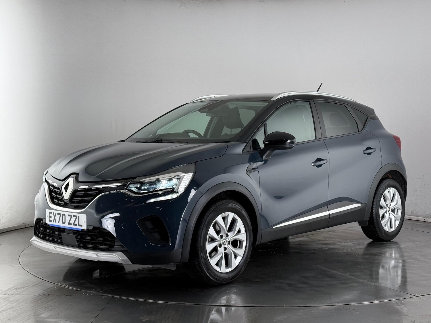 Used Renault Captur 2020 for sale - 77221859: Photo 2