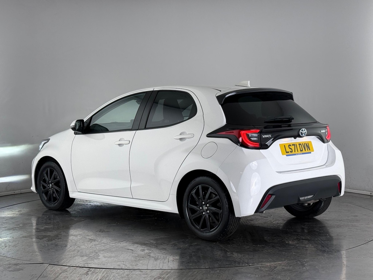 Used Toyota Yaris 2022 for sale - 77181162: Photo 4