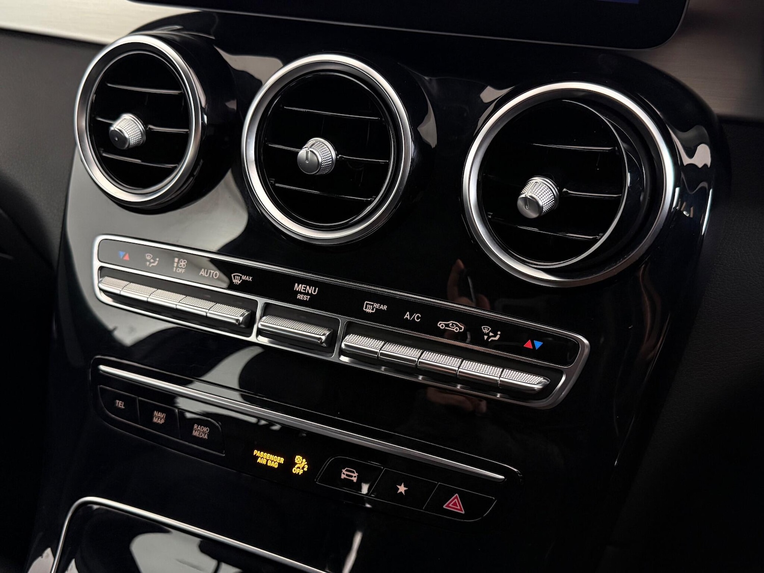 Used Mercedes-Benz GLC 2022 for sale - 77243001: Photo 35