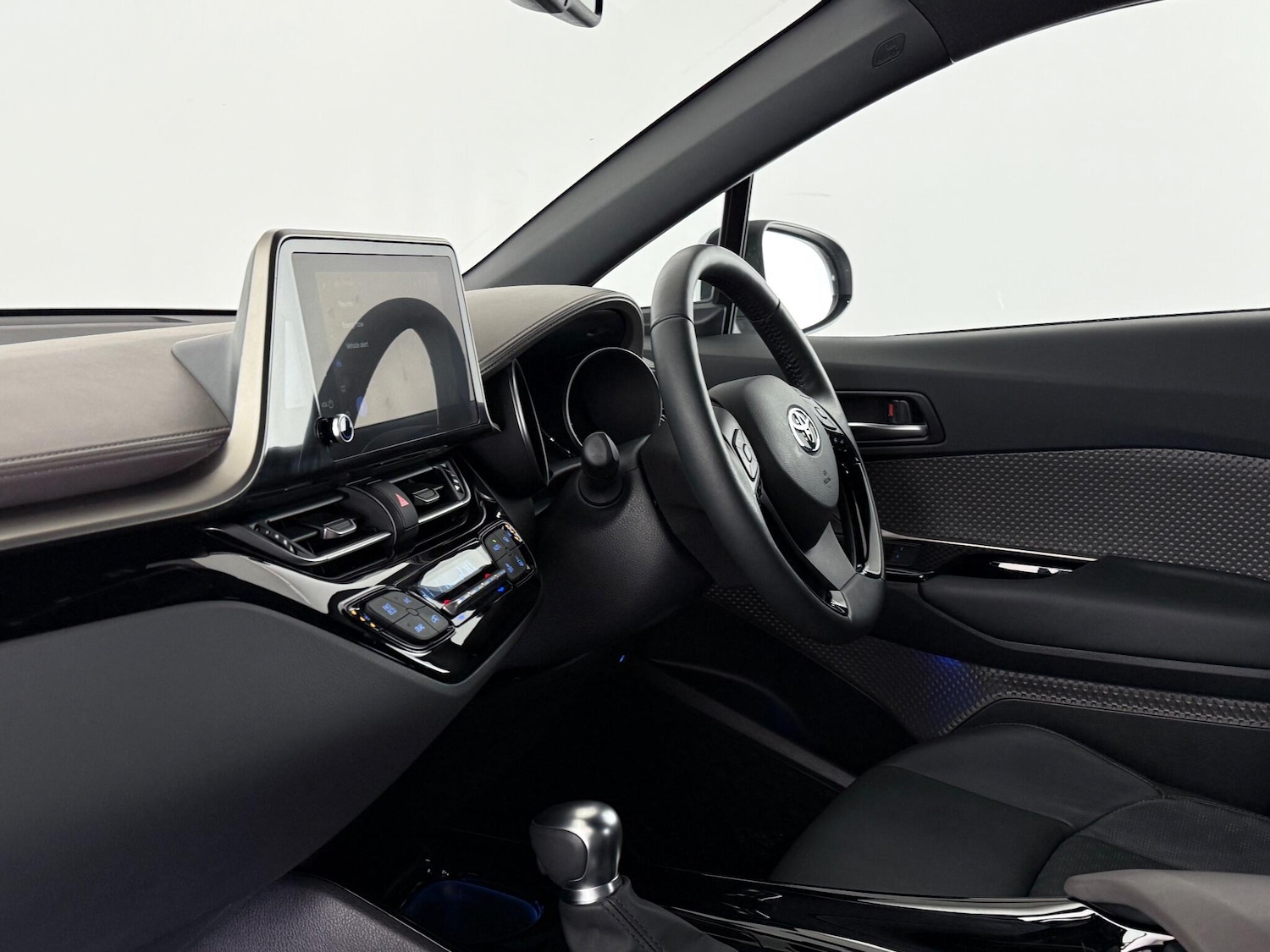 Used Toyota C-HR 2023 for sale - 77222072: Photo 15