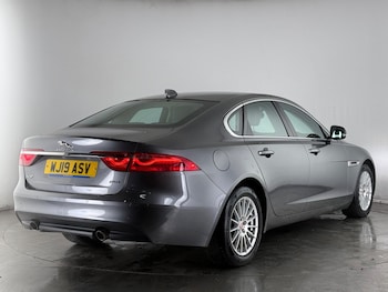 Used Jaguar XF 2019 for sale - 77260170: Photo