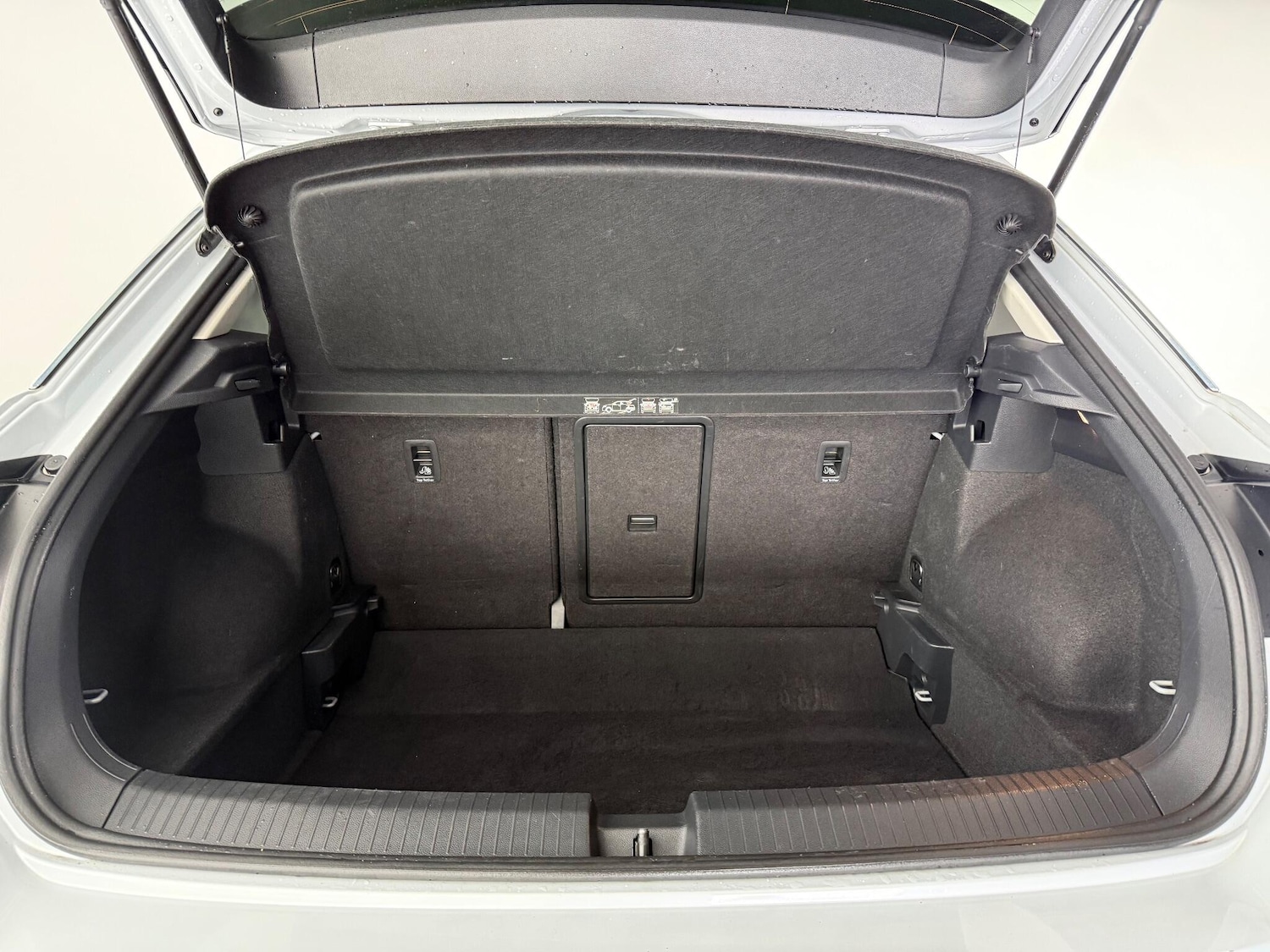 Used Volkswagen T-Roc 2018 for sale - 77259912: Photo 10