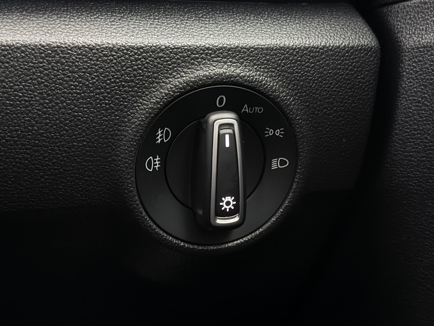 Used Volkswagen T-Roc 2018 for sale - 77259912: Photo 19