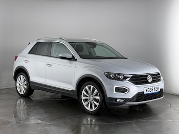 Used Volkswagen T-Roc 2018 for sale - 77259912: Photo