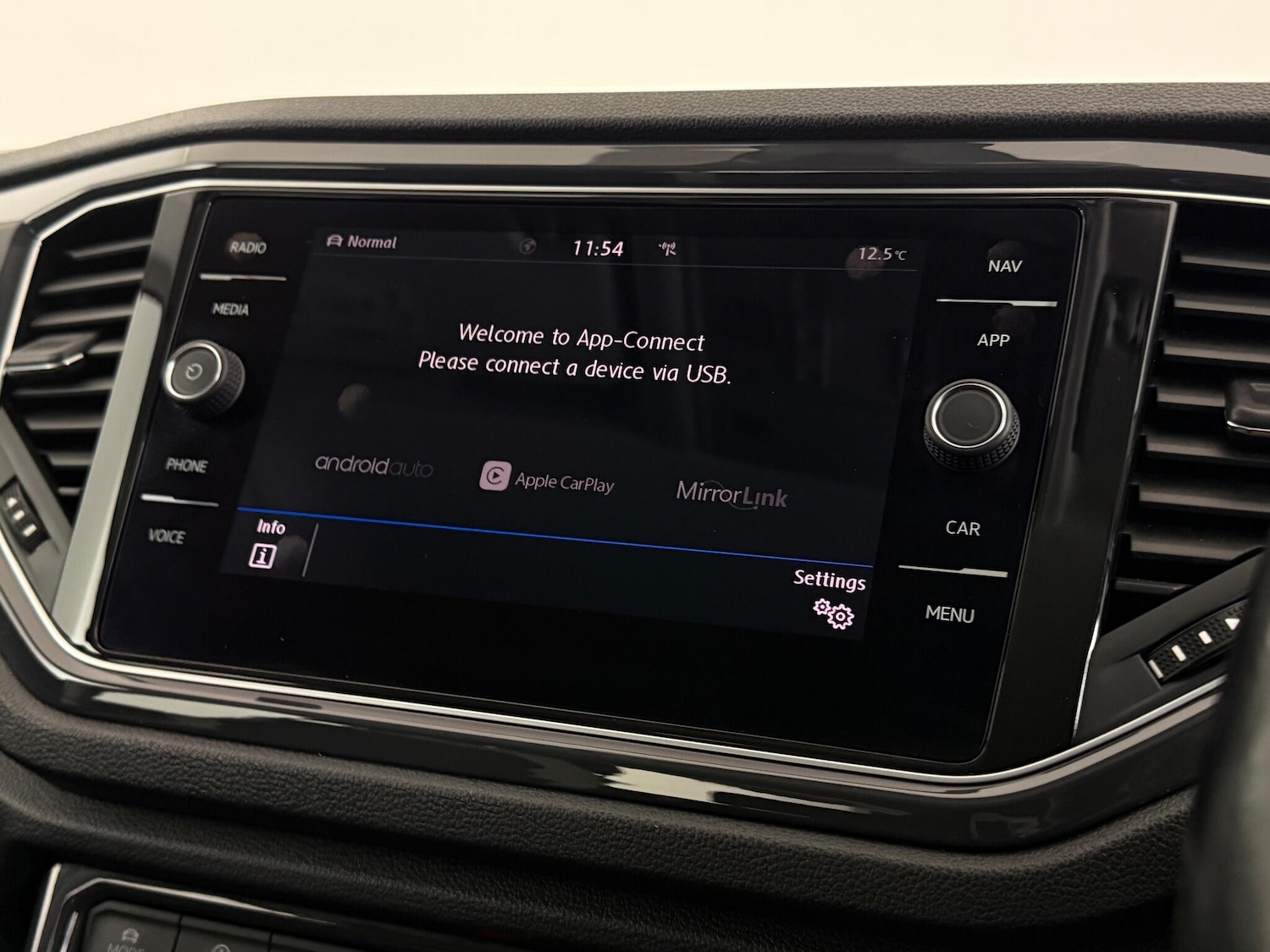 Used Volkswagen T-Roc 2018 for sale - 77259912: Photo 26