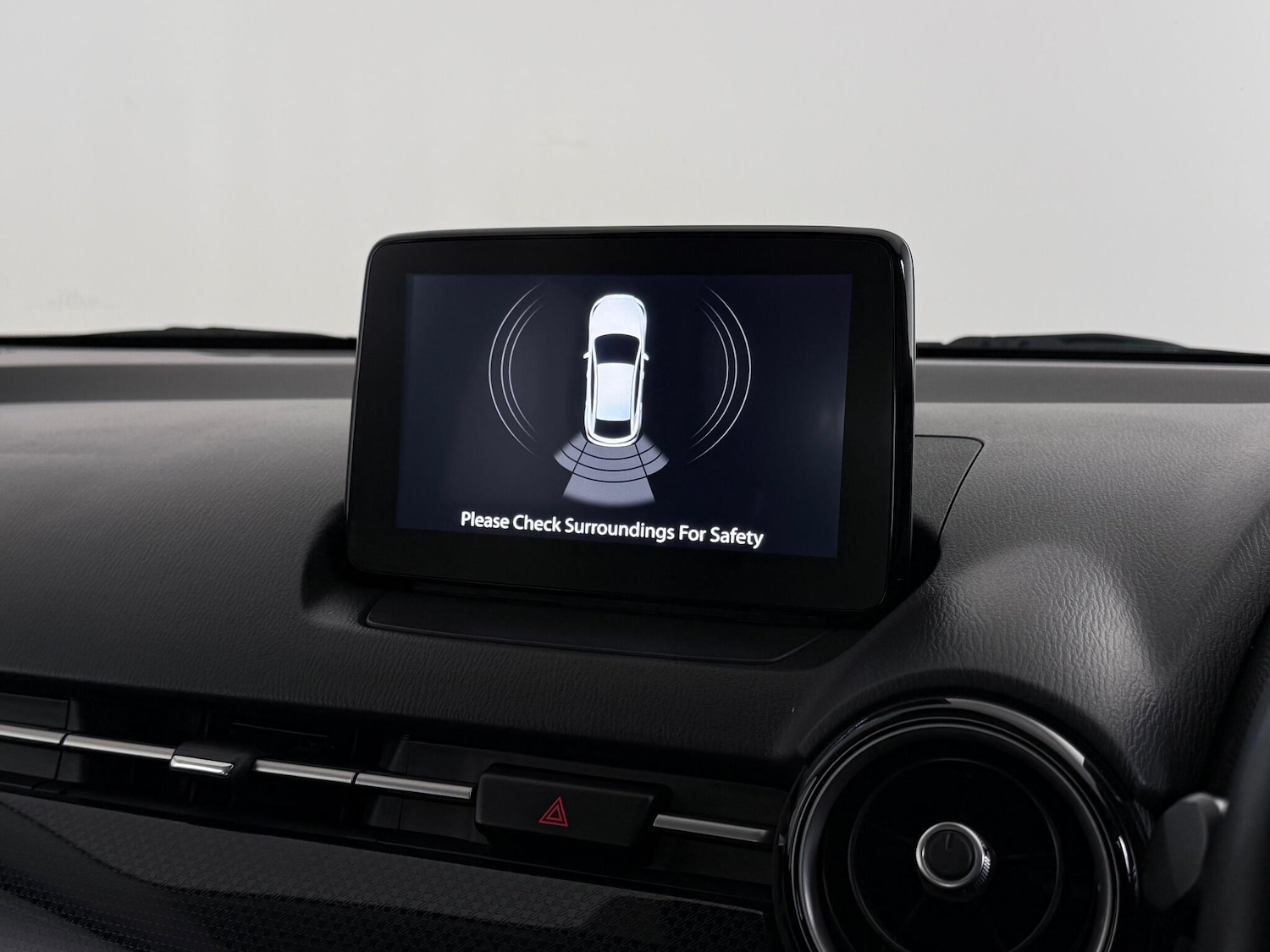 Used Mazda Mazda2 2017 for sale - 77221635: Photo 25