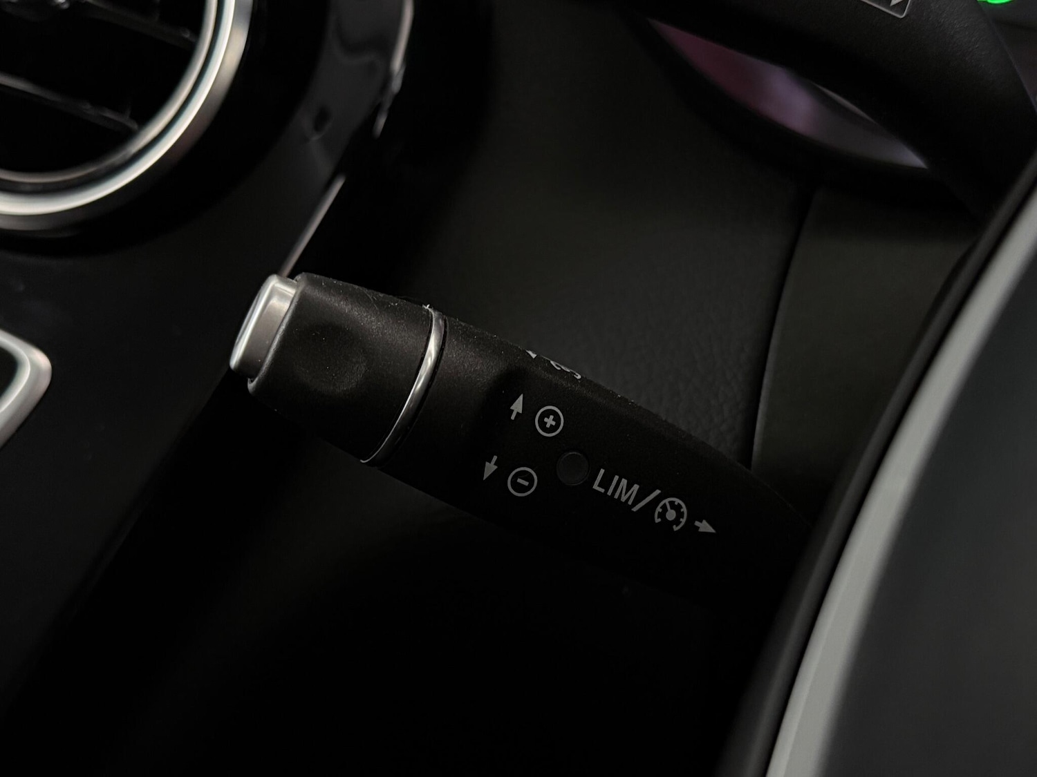 Used Mercedes-Benz GLC 2019 for sale - 76522361: Photo 33