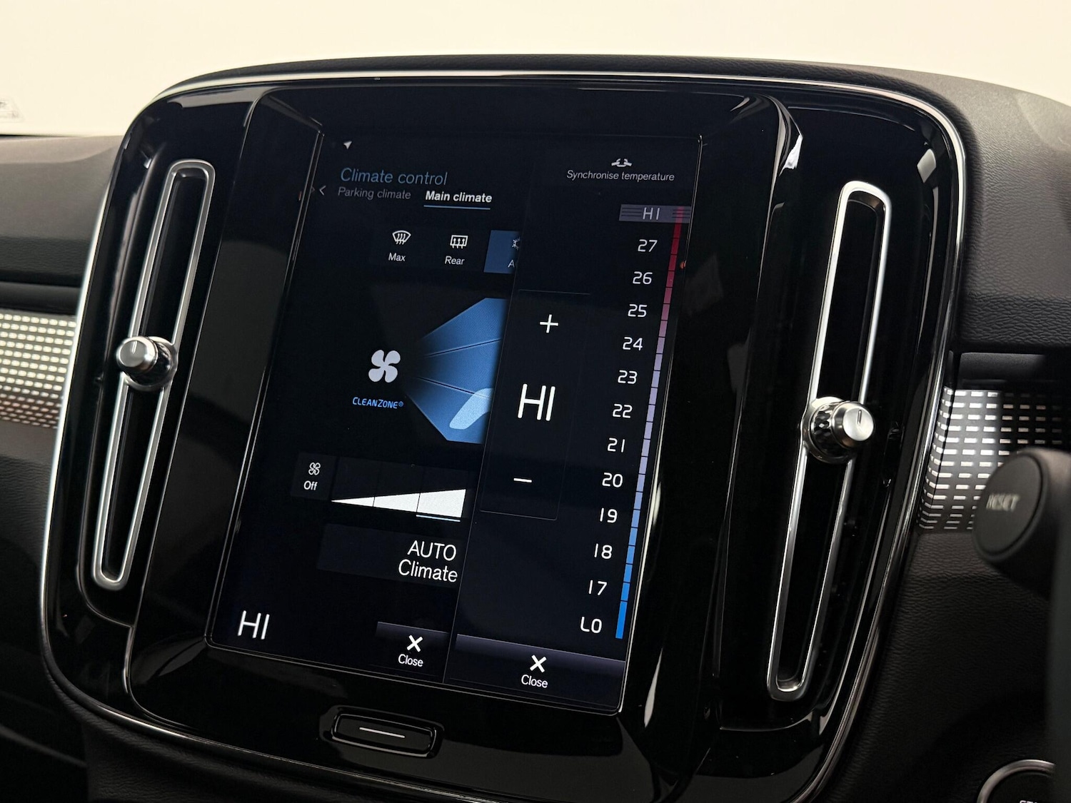 Used Volvo XC40 2018 for sale - 76468519: Photo 36