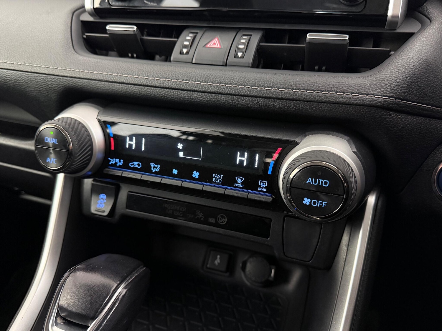 Used Toyota RAV4 2022 for sale - 77246732: Photo 32