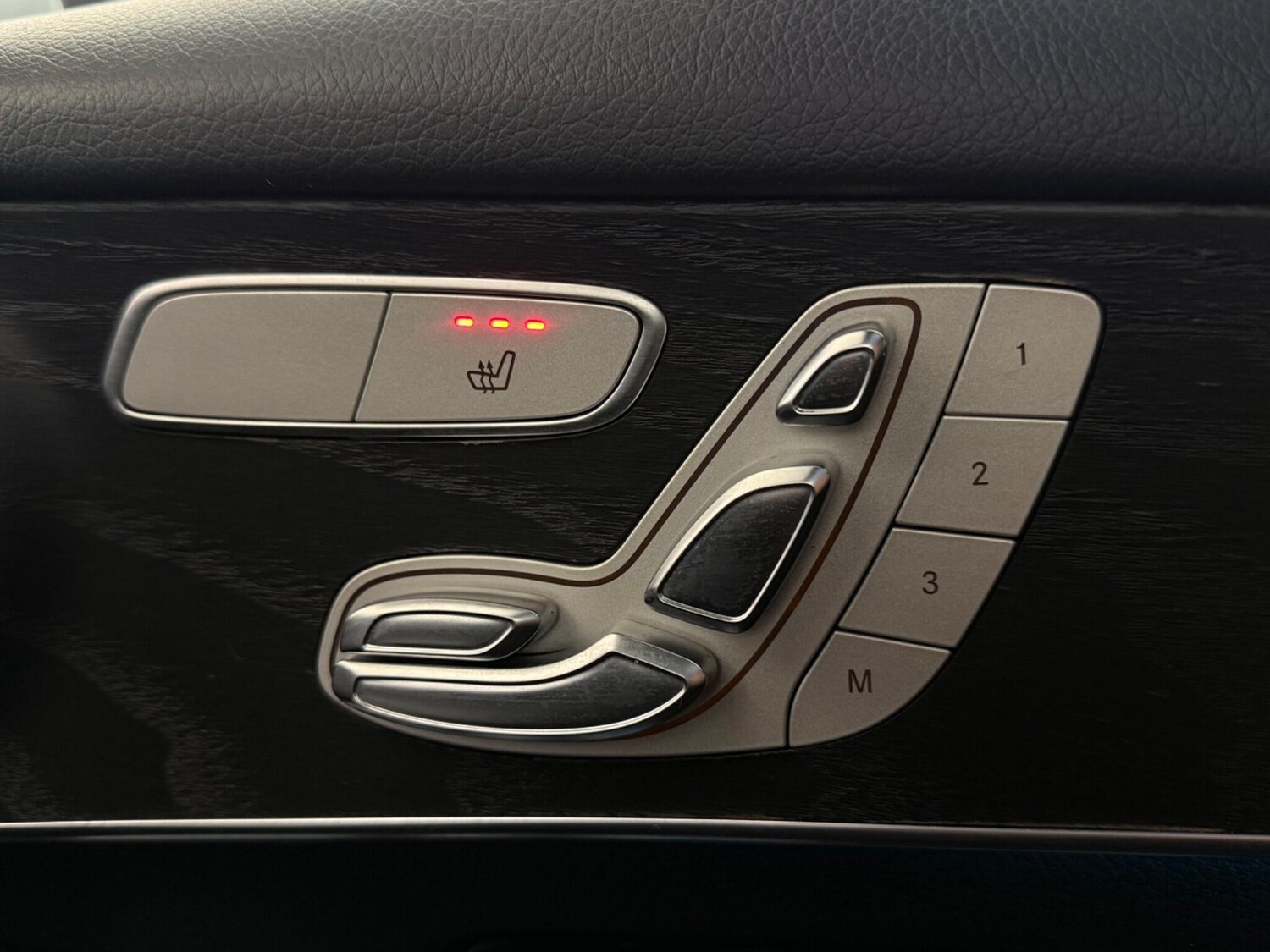 Used Mercedes-Benz GLC 2018 for sale - 77701823: Photo 16