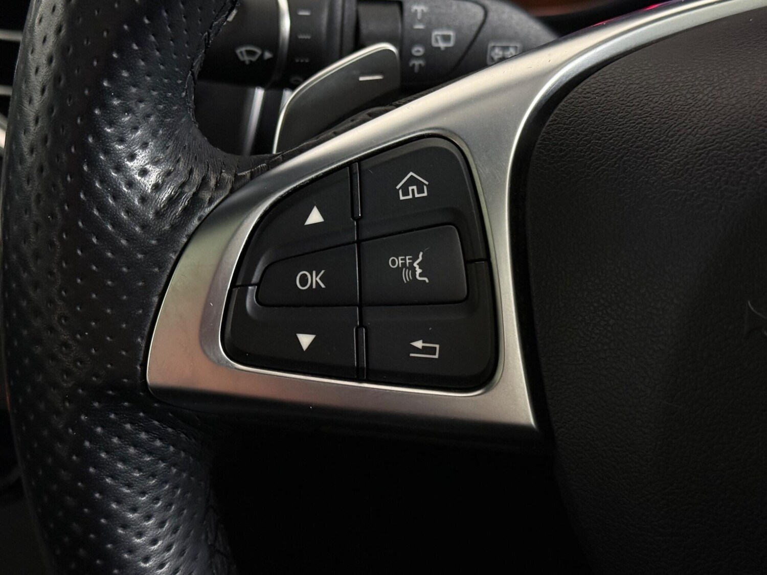 Used Mercedes-Benz GLC 2018 for sale - 77701823: Photo 22