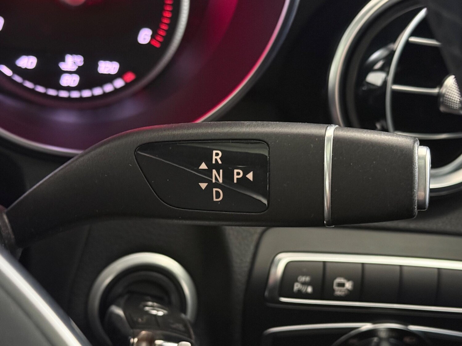 Used Mercedes-Benz GLC 2018 for sale - 77701823: Photo 26