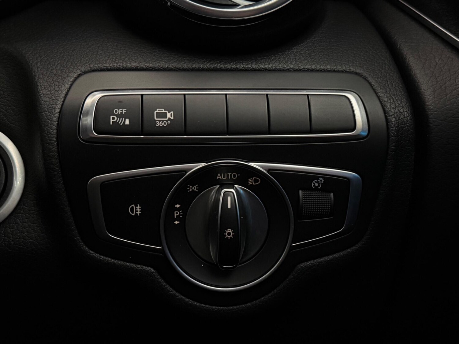 Used Mercedes-Benz GLC 2018 for sale - 77701823: Photo 35