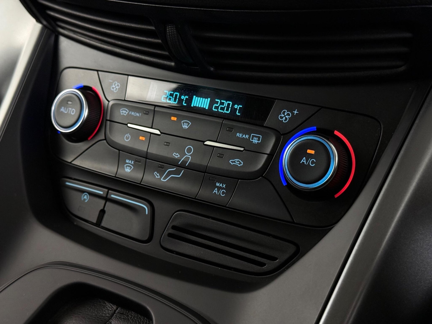 Used Ford Kuga 2018 for sale - 76993125: Photo 38