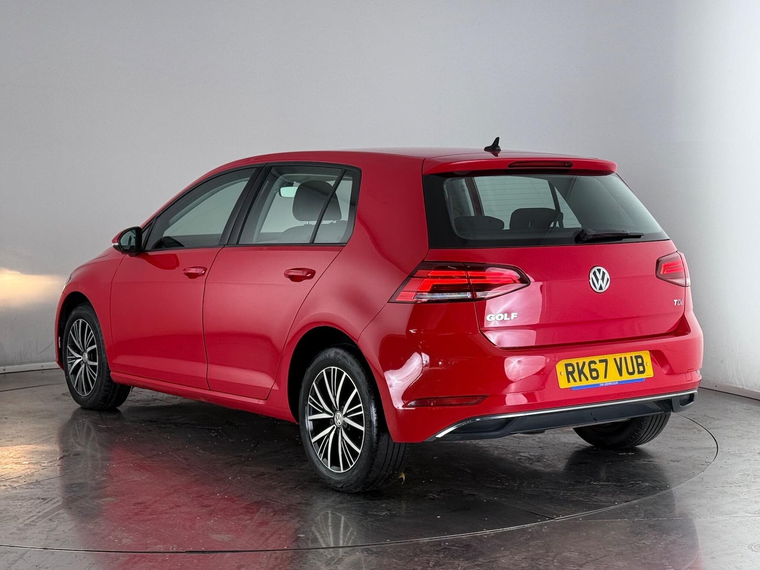 Used Volkswagen Golf 2017 for sale - 77243680: Photo 3