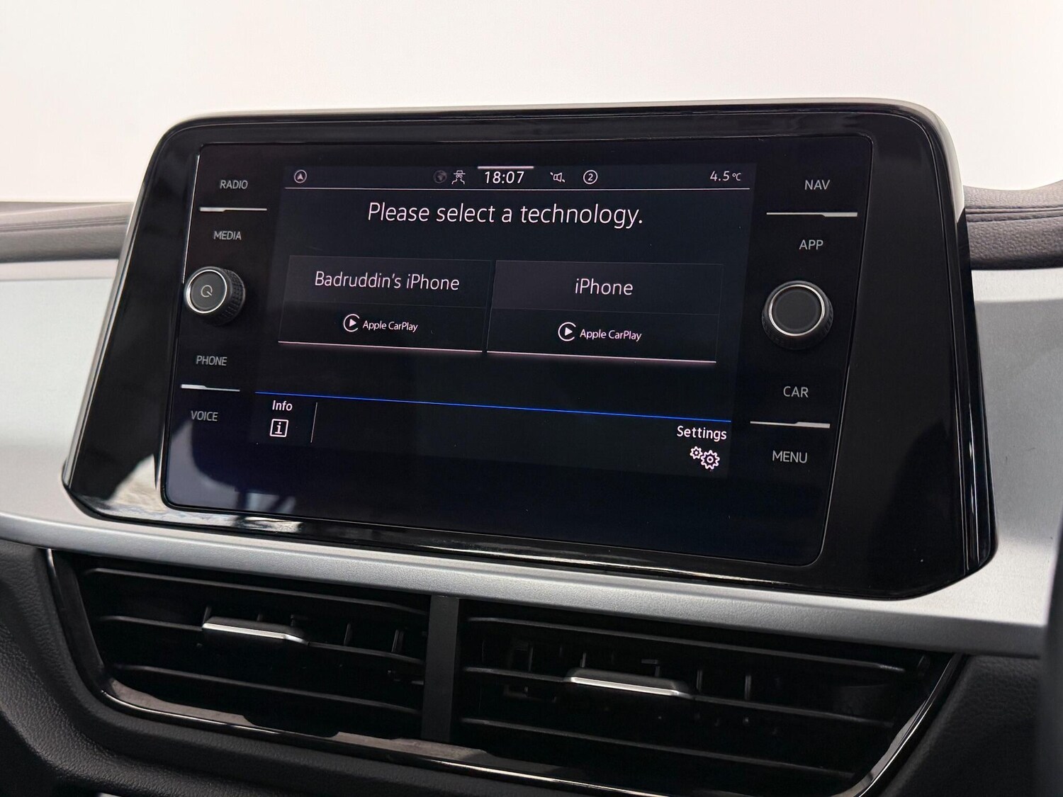 Used Volkswagen T-Roc 2022 for sale - 77371801: Photo 21