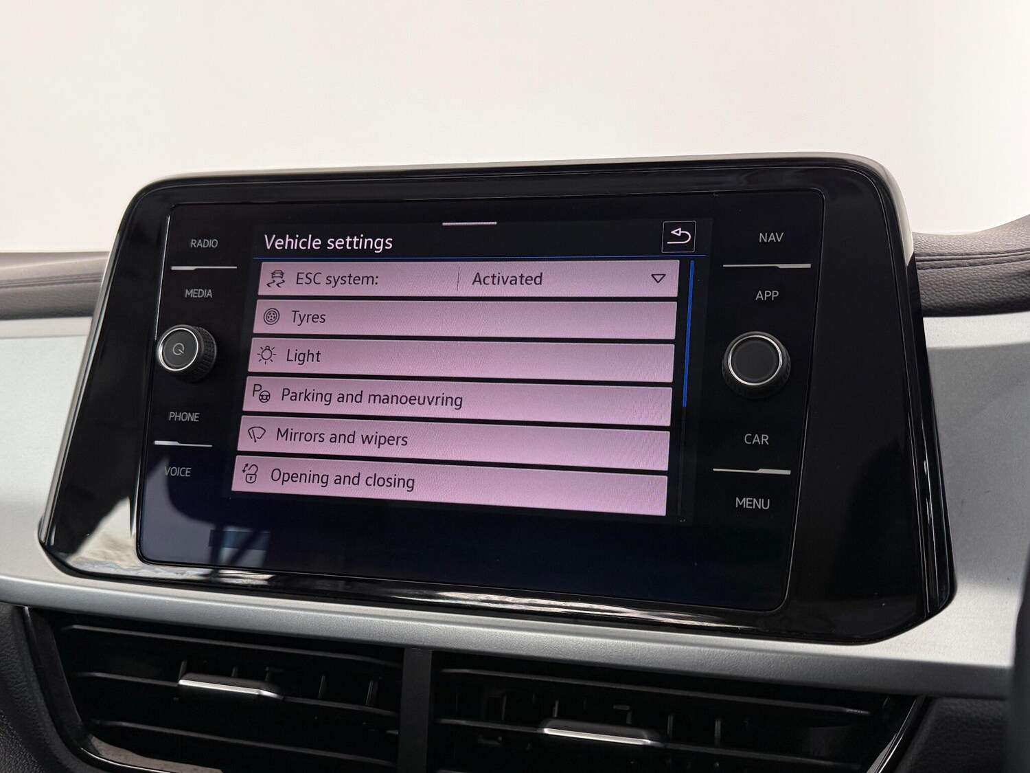 Used Volkswagen T-Roc 2022 for sale - 77371801: Photo 25