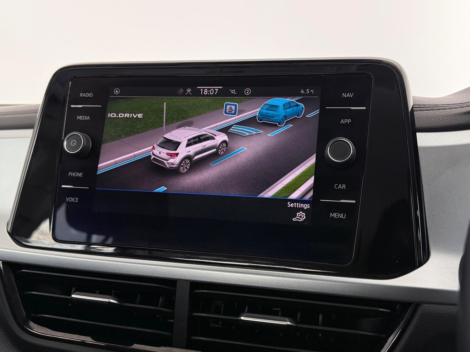 Used Volkswagen T-Roc 2022 for sale - 77371801: Photo 30