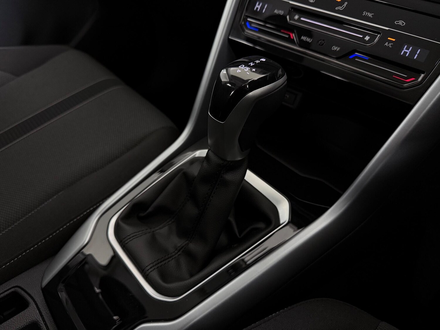 Used Volkswagen T-Roc 2022 for sale - 77371801: Photo 31