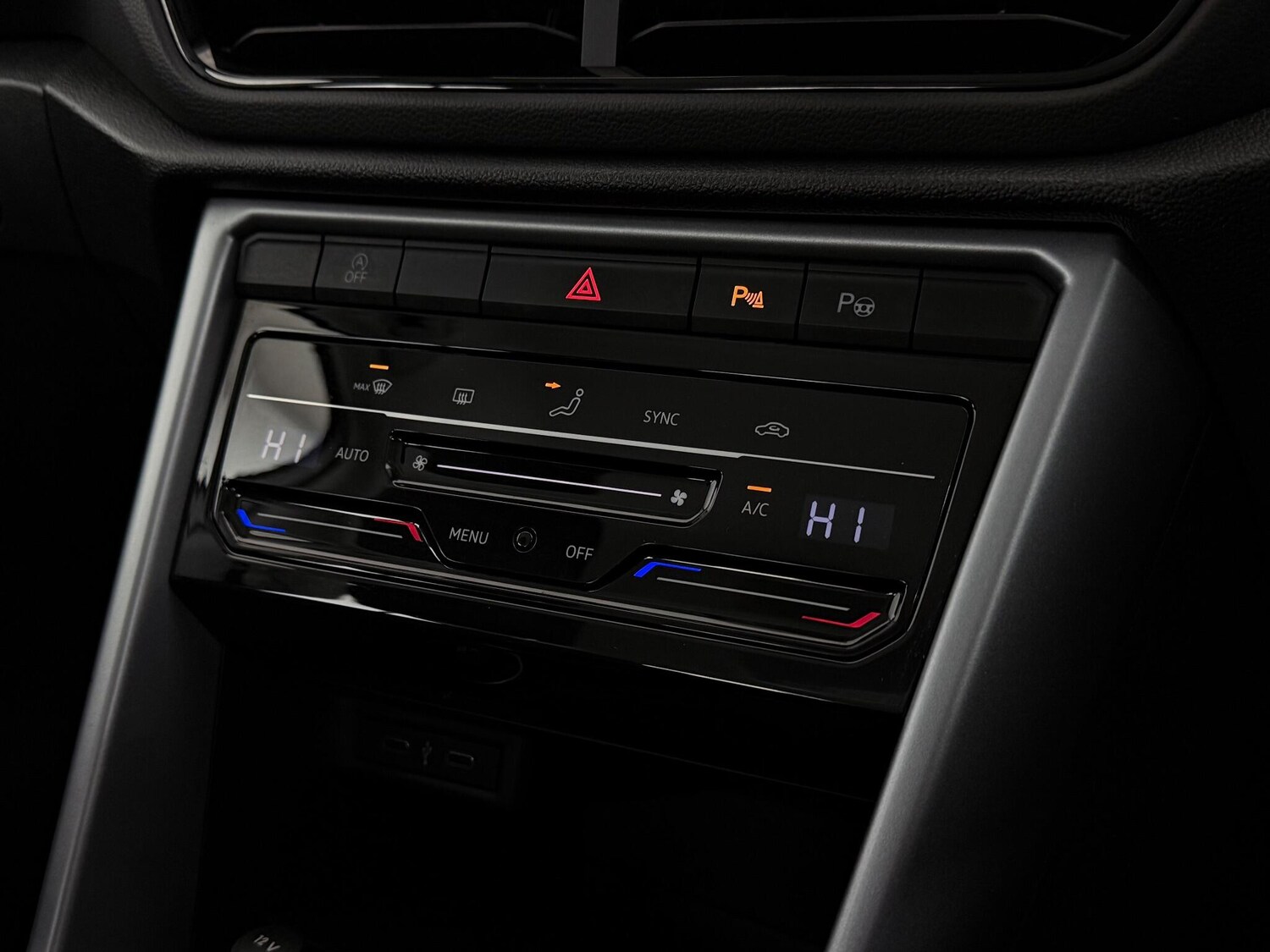 Used Volkswagen T-Roc 2022 for sale - 77371801: Photo 34