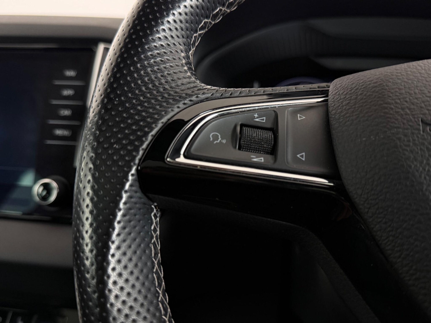 Used Skoda Karoq 2020 for sale - 77332179: Photo 17