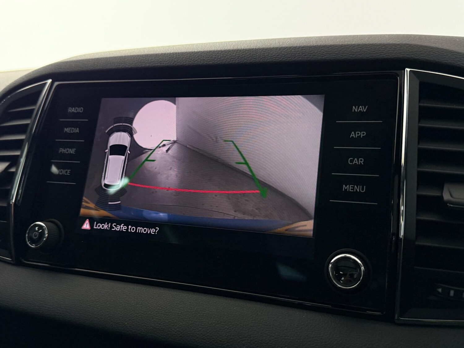 Used Skoda Karoq 2020 for sale - 77332179: Photo 23