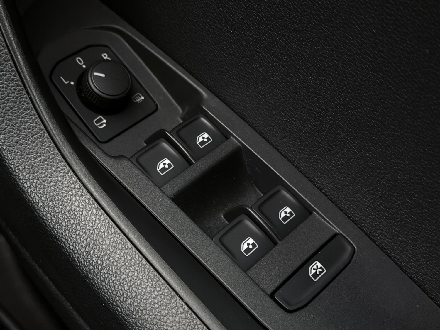 Used Skoda Karoq 2020 for sale - 77332179: Photo 30