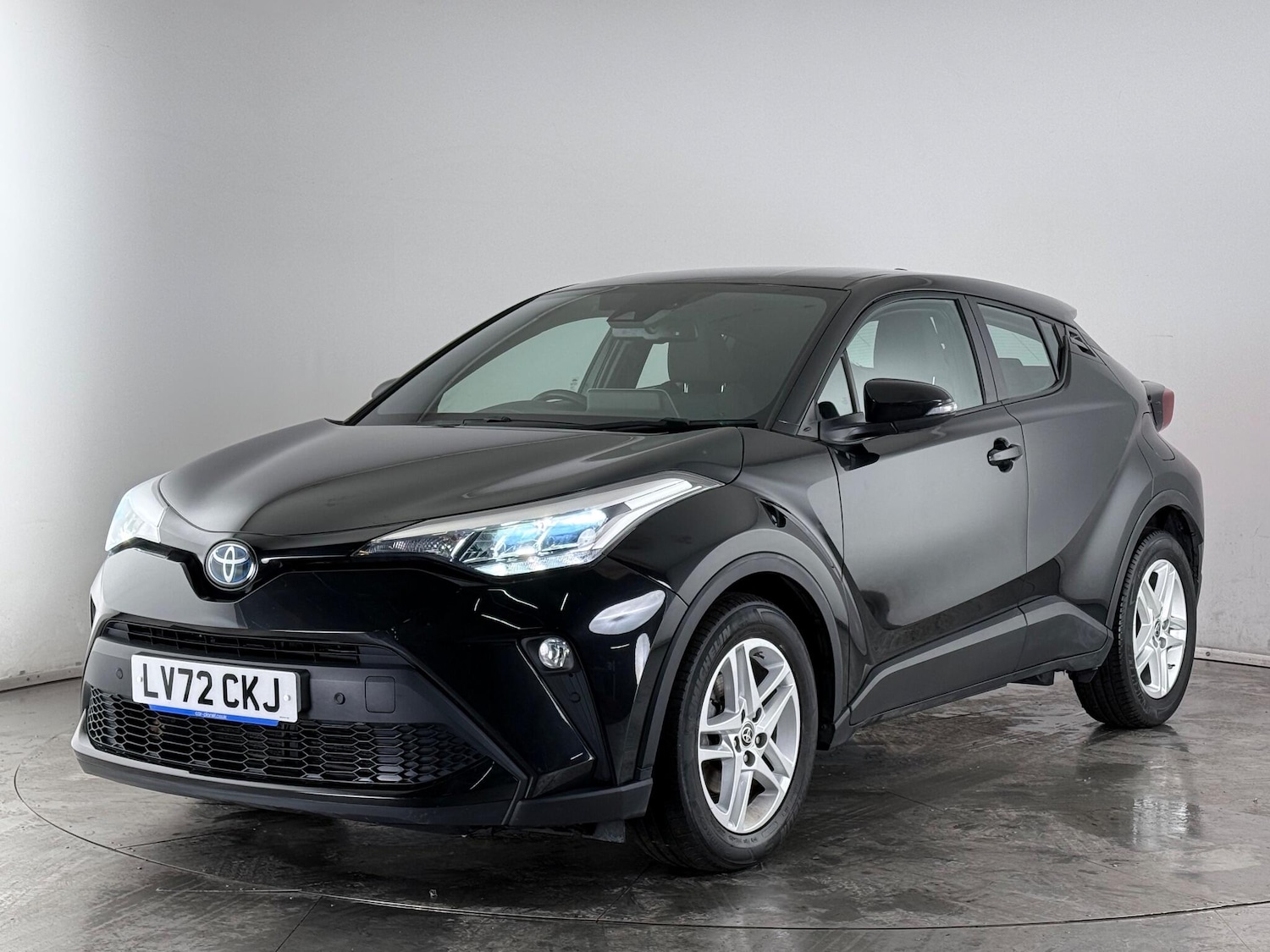 Used Toyota C-HR 2022 for sale - 77246696: Photo 2